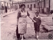 Madre e hijo en C Chirimoya