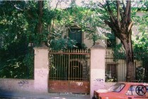 Fachada de la Casa de Olivieri antes de su derribo, en C Monseñor Oscar Romero