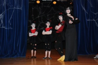 LA NOVIA ES UN CADÁVER